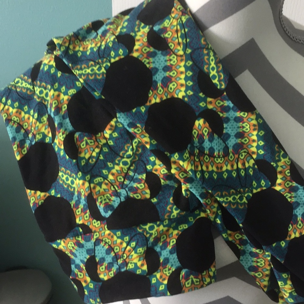 🔥🔥FLaSH SALE🔥🔥LuLaRoe Disney leggings OS